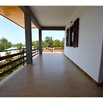 Apartment Laroom