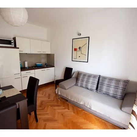 Laroom Apartment Seline