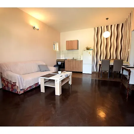 Laroom Apartment Seline