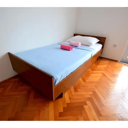 Apartment Laroom
