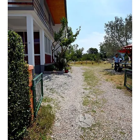 Laroom アパート セリネ